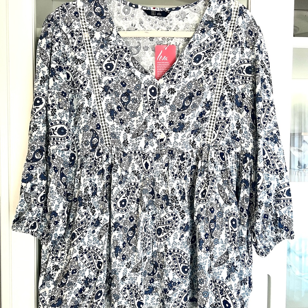 NWT Liva Blue and White 3/4 Sleeve Blouse with Mandarin Collar